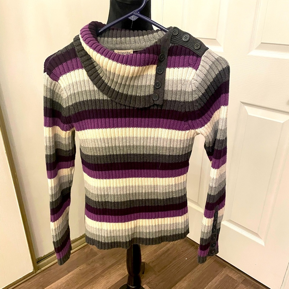Long-Sleeve Sweater with Versatile Neck Sleeve Size M